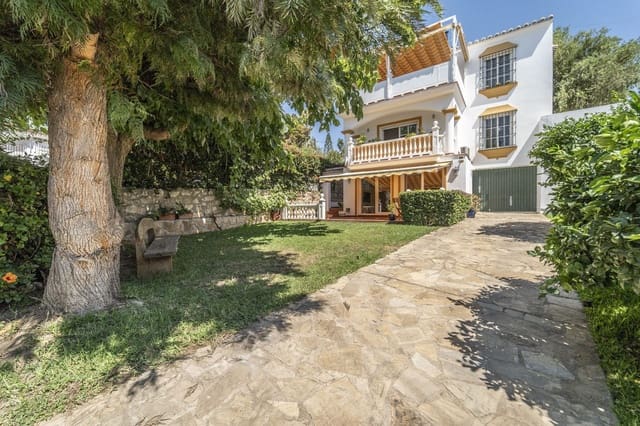 4 soveværelse Villa til salg i Vélez-Málaga med swimmingpool garage - € 669.000 (Ref: 9956742)