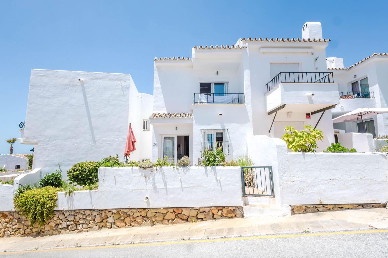 1 bedroom Semi-detached Villa for sale in Mijas with pool - € 359,000 (Ref: 9956745)