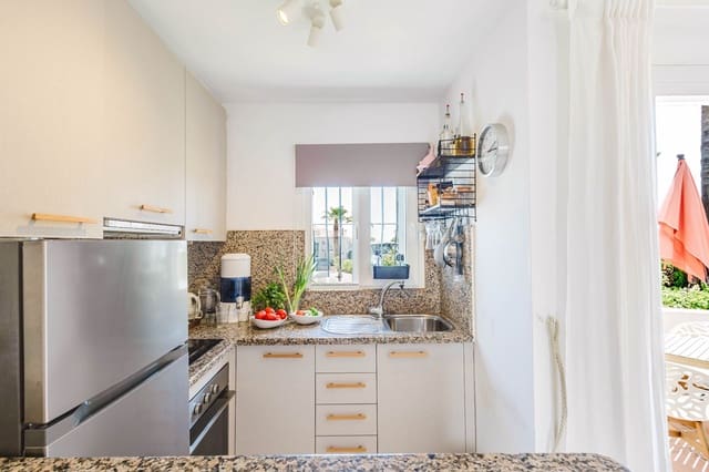 1 soverom Kjedet enebolig til salgs i Mijas med svømmebasseng - € 359 000 (Ref: 9956745)