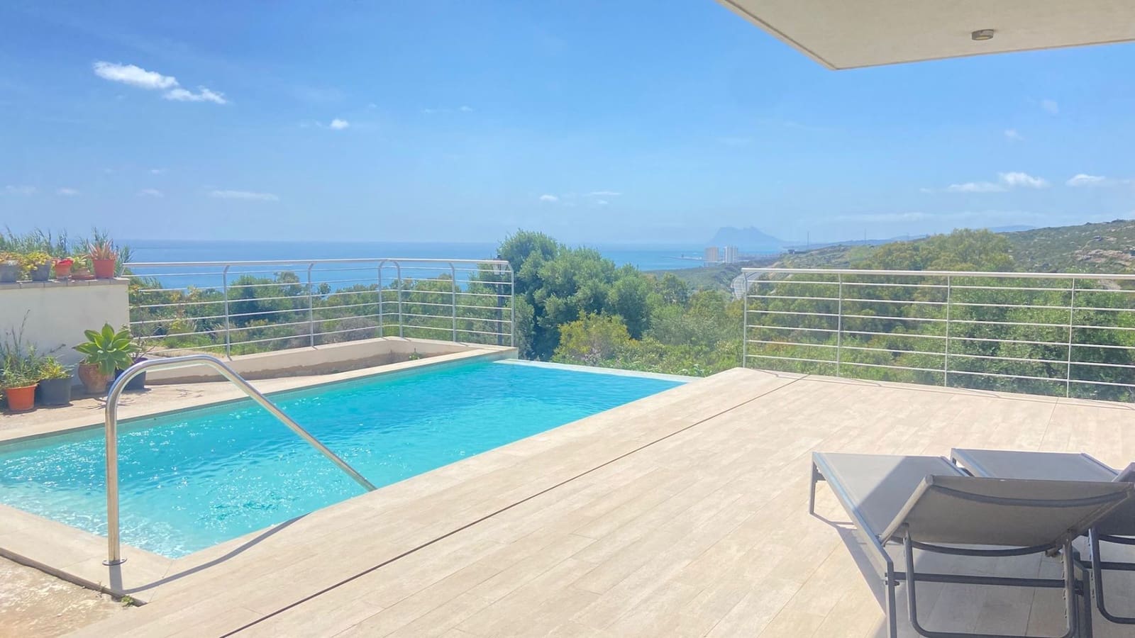 3 bedroom Villa for sale in San Roque with pool garage - € 640,000 (Ref: 9959116)