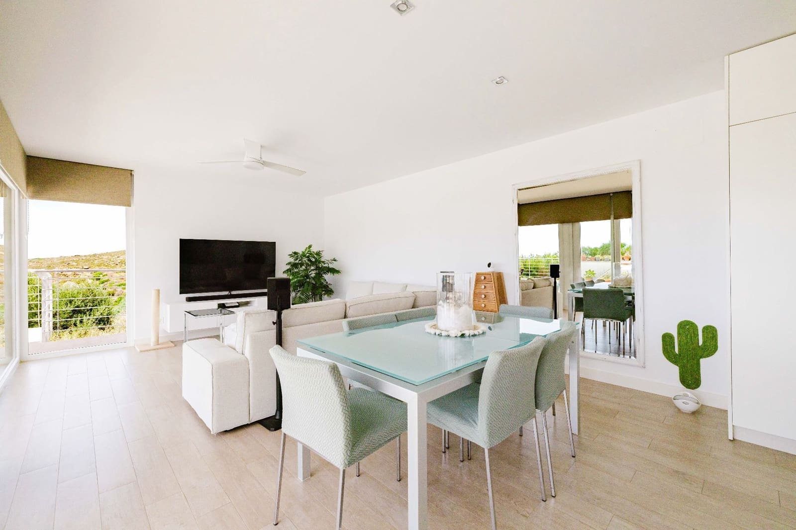 3 bedroom Villa for sale in San Roque with pool garage - € 640,000 (Ref: 9959116)