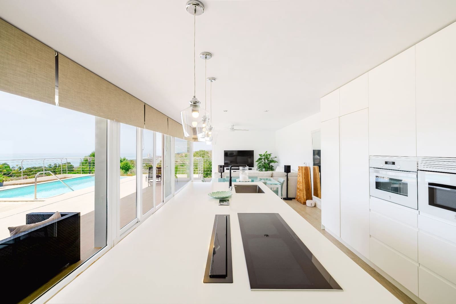 3 bedroom Villa for sale in San Roque with pool garage - € 640,000 (Ref: 9959116)