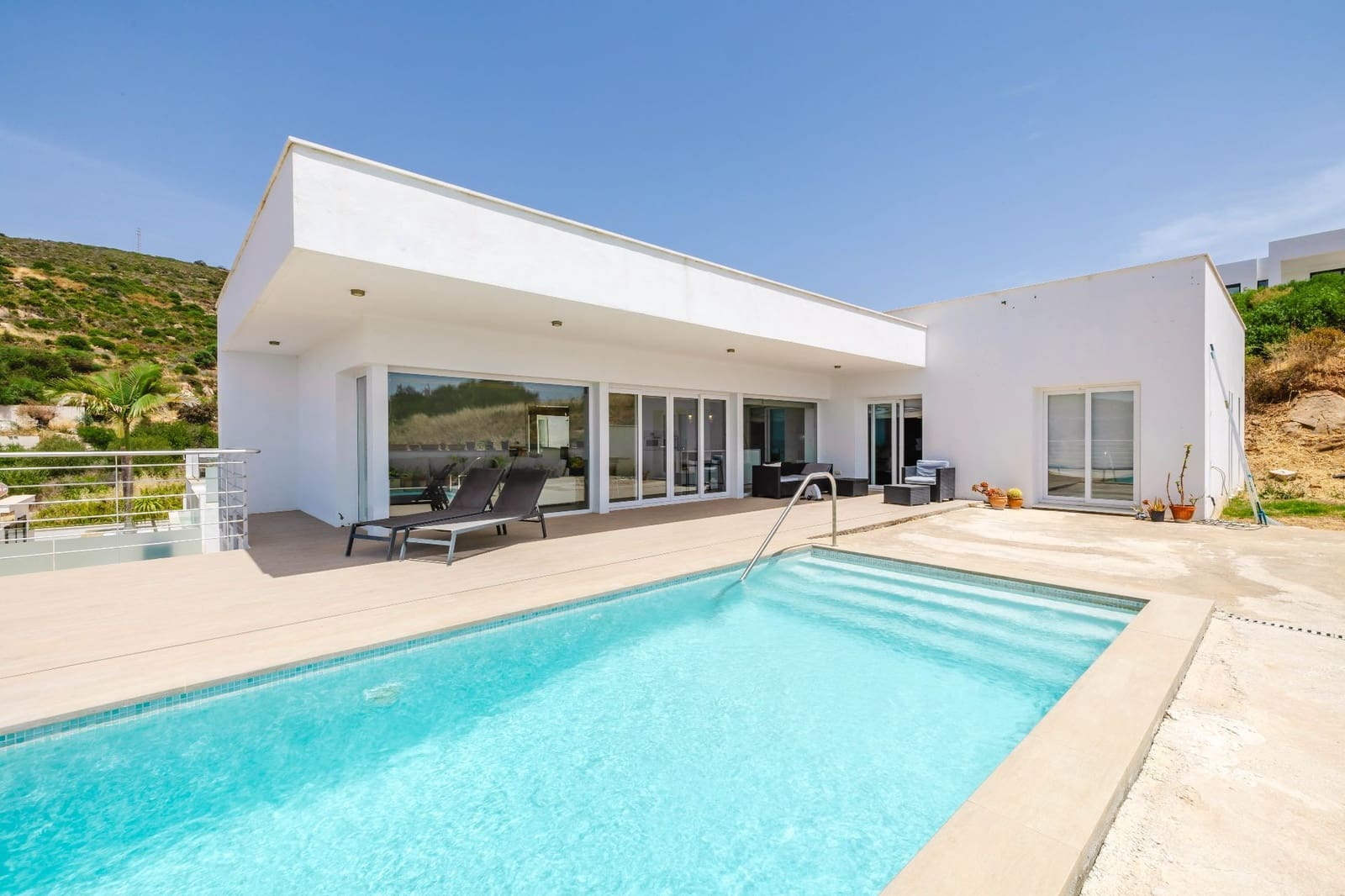 3 bedroom Villa for sale in San Roque with pool garage - € 640,000 (Ref: 9959116)