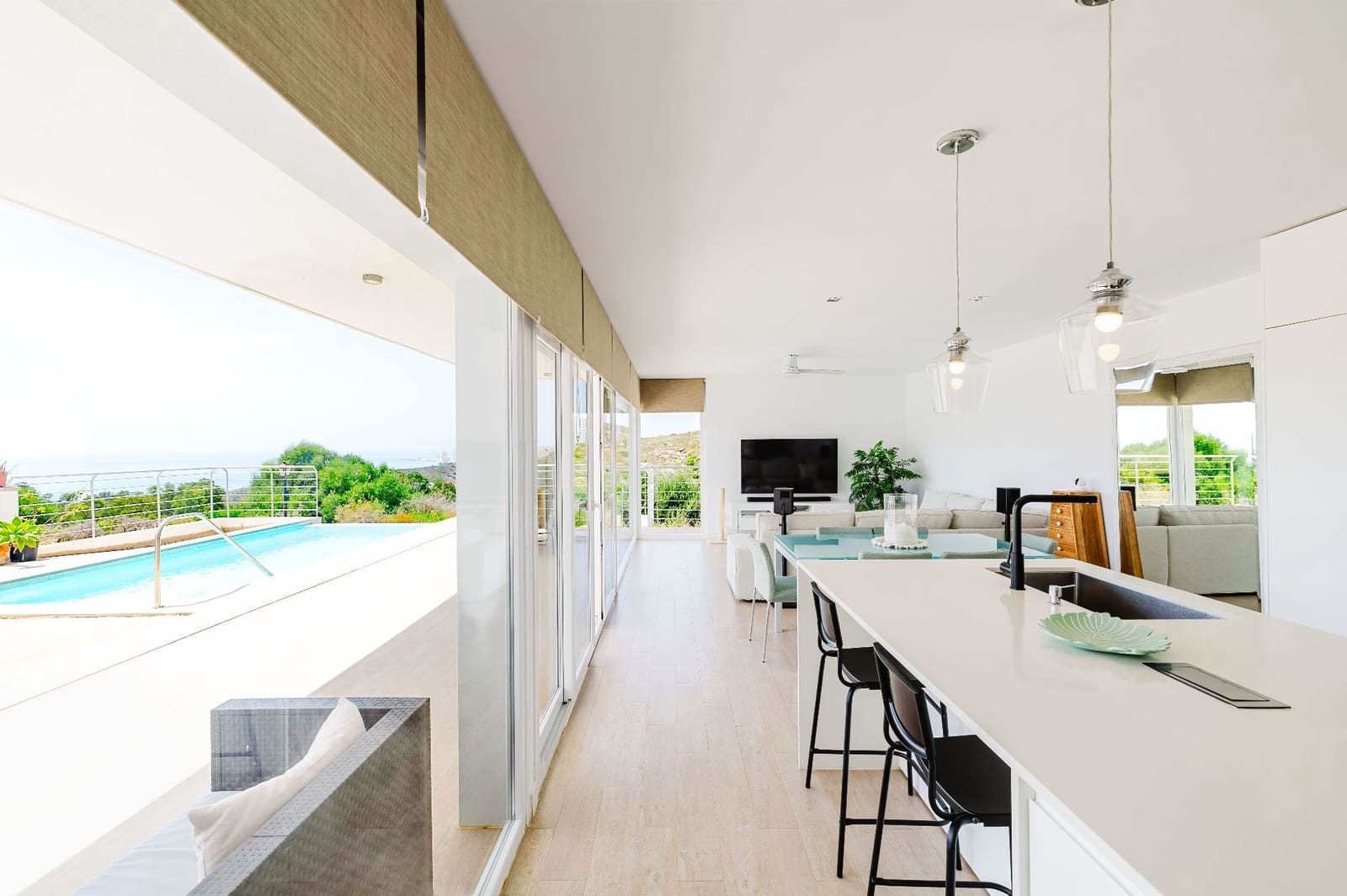 3 bedroom Villa for sale in San Roque with pool garage - € 640,000 (Ref: 9959116)