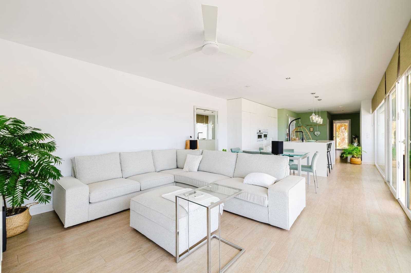 3 bedroom Villa for sale in San Roque with pool garage - € 640,000 (Ref: 9959116)