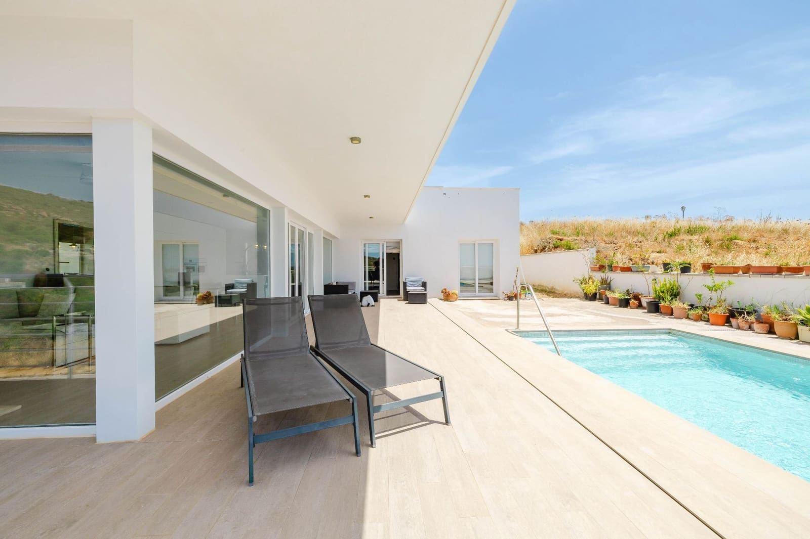 3 bedroom Villa for sale in San Roque with pool garage - € 640,000 (Ref: 9959116)