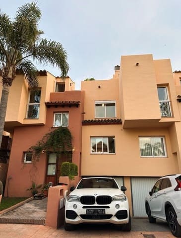 3 sovrum Semi-fristående Villa till salu i Marbella - 575 000 € (Ref: 9961975)