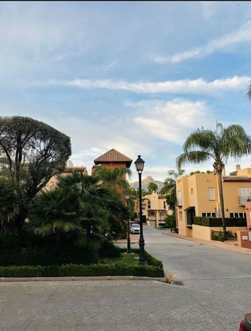 3 sovrum Semi-fristående Villa till salu i Marbella - 575 000 € (Ref: 9961975)