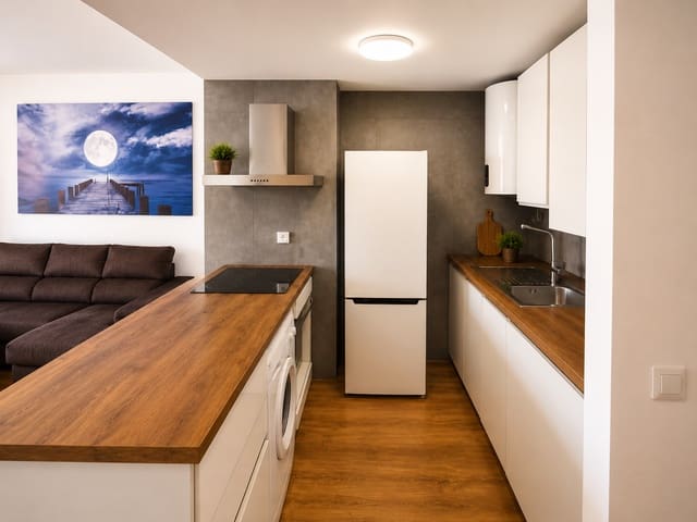 2 slaapkamer Flat te koop in Torremolinos met zwembad - € 299.000 (Ref: 9966112)