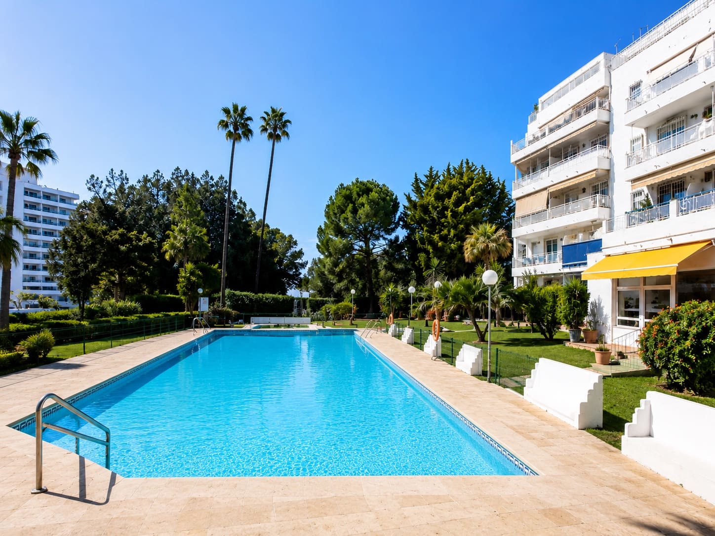 2 slaapkamer Flat te koop in Torremolinos met zwembad - € 299.000 (Ref: 9966112)