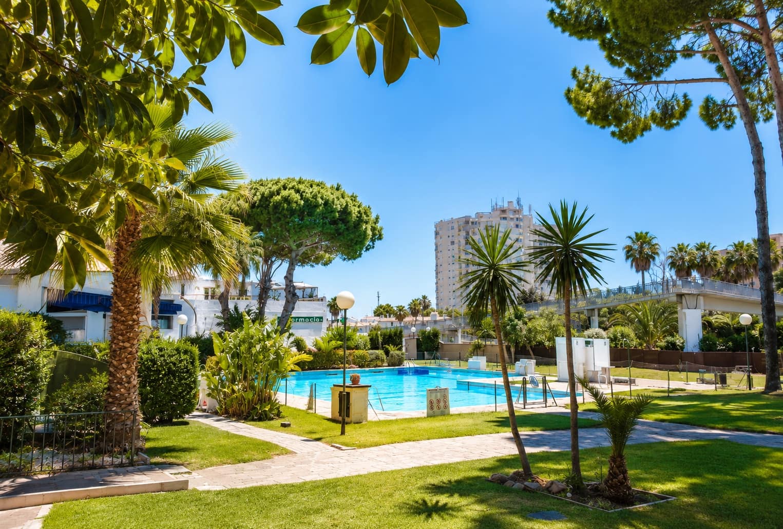 2 slaapkamer Flat te koop in Torremolinos met zwembad - € 299.000 (Ref: 9966112)