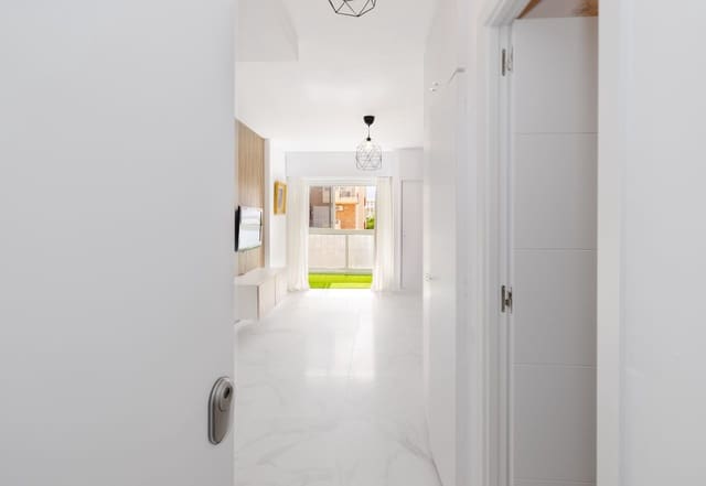 1 soveværelse Lejlighed til salg i Benalmádena med swimmingpool - € 165.000 (Ref: 9969188)