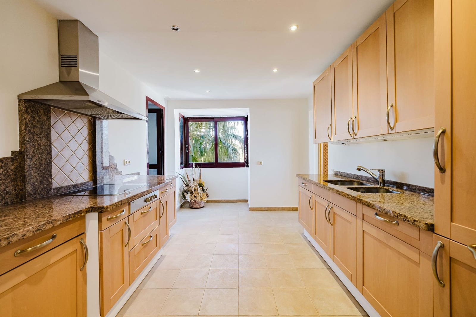 3 sypialnia Dom na sprzedaż w Costalita z basenem garażem - 2 795 000 € (Ref: 9969189)