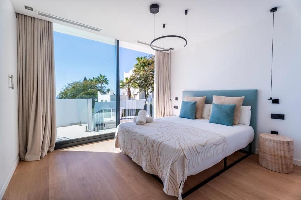 4 soverom Villa til salgs i Marbella med svømmebasseng garasje - € 1 895 000 (Ref: 9969191)