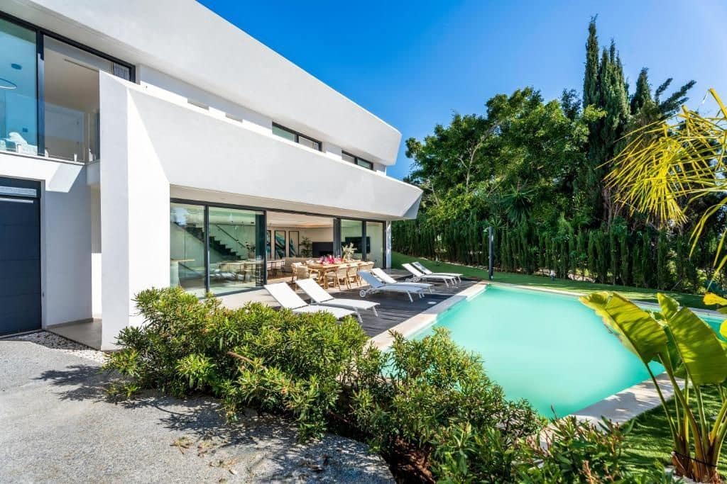 4 soverom Villa til salgs i Marbella med svømmebasseng garasje - € 1 895 000 (Ref: 9969191)