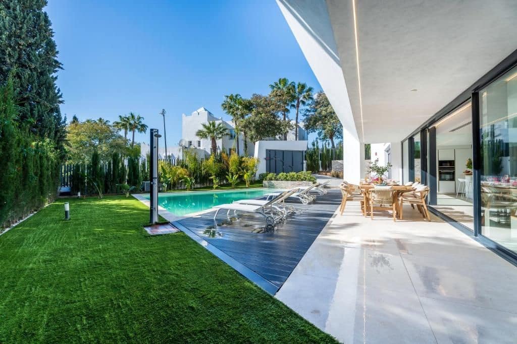 4 soverom Villa til salgs i Marbella med svømmebasseng garasje - € 1 895 000 (Ref: 9969191)