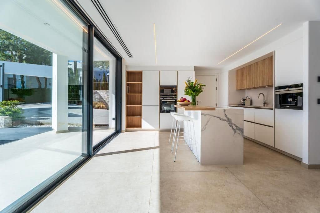 4 soverom Villa til salgs i Marbella med svømmebasseng garasje - € 1 895 000 (Ref: 9969191)