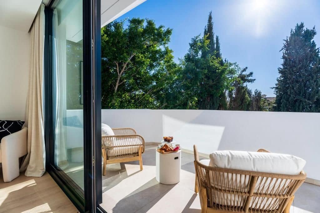 4 soverom Villa til salgs i Marbella med svømmebasseng garasje - € 1 895 000 (Ref: 9969191)