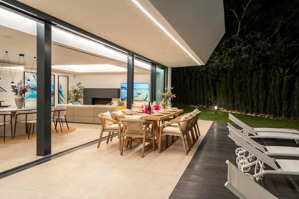 4 soverom Villa til salgs i Marbella med svømmebasseng garasje - € 1 895 000 (Ref: 9969191)