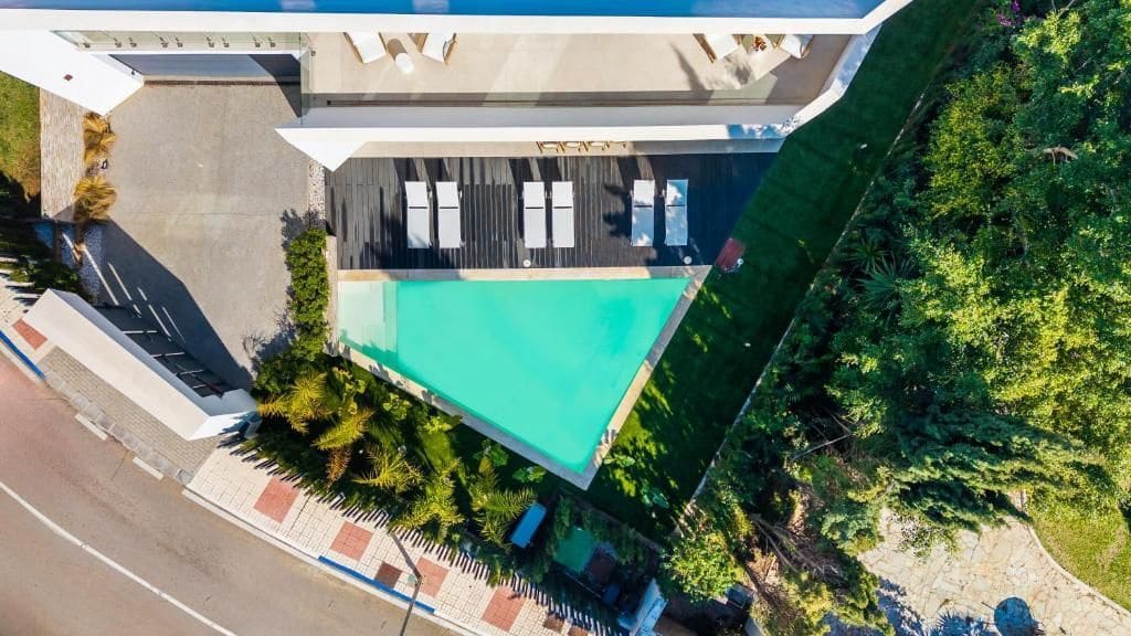4 soverom Villa til salgs i Marbella med svømmebasseng garasje - € 1 895 000 (Ref: 9969191)