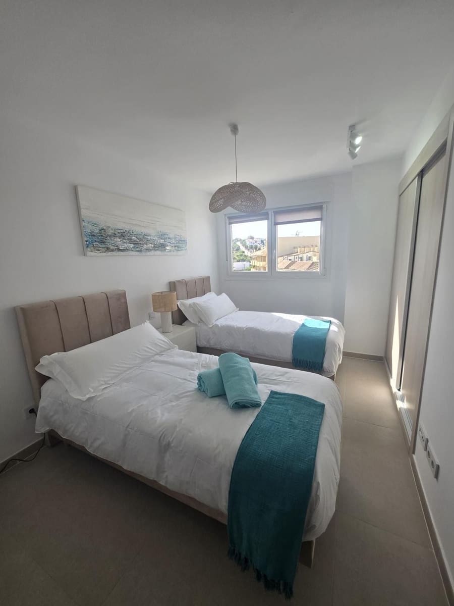 2 soverom Leilighet til salgs i Manilva med svømmebasseng - € 620 000 (Ref: 9972837)