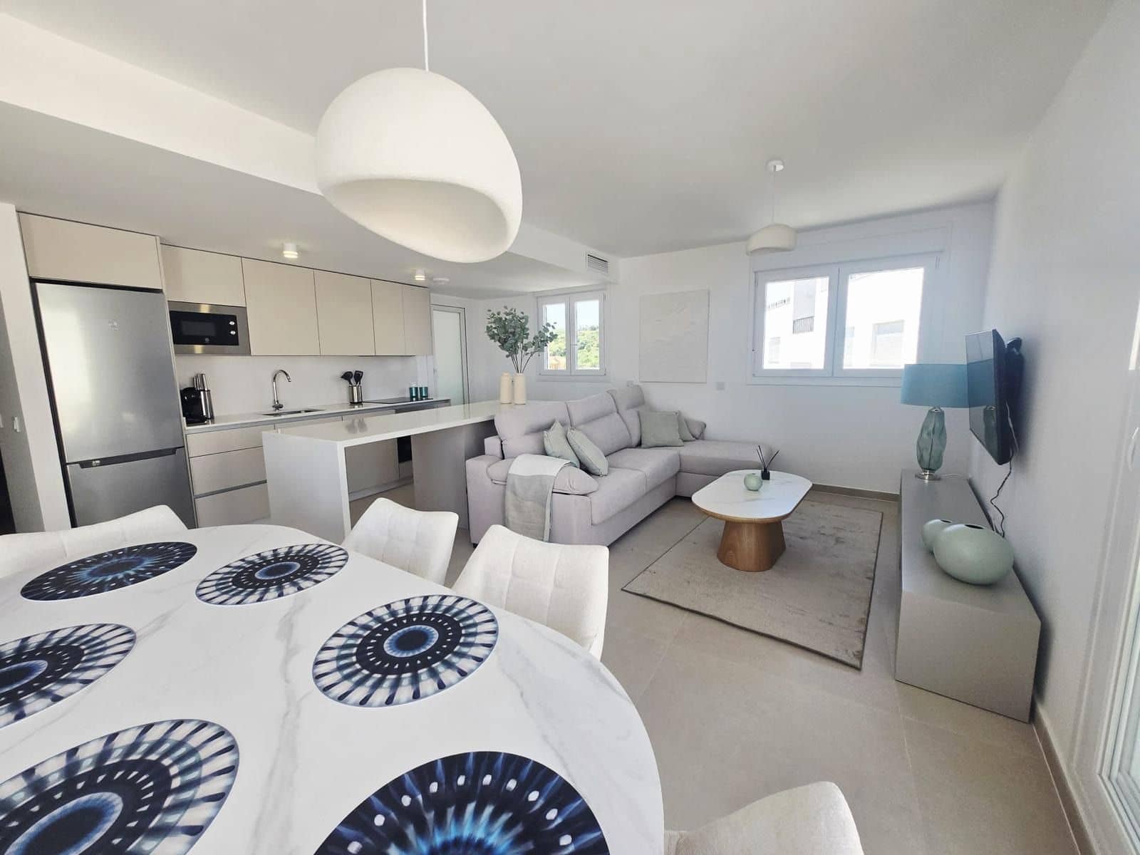 2 soverom Leilighet til salgs i Manilva med svømmebasseng - € 620 000 (Ref: 9972837)