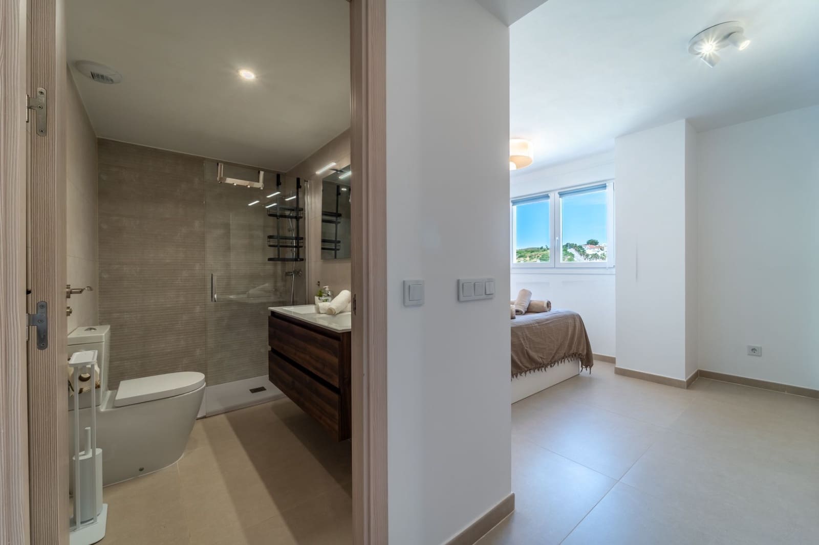 2 Zimmer Wohnung zu verkaufen in Manilva mit Pool Garage - 620.000 € (Ref: 9972837)