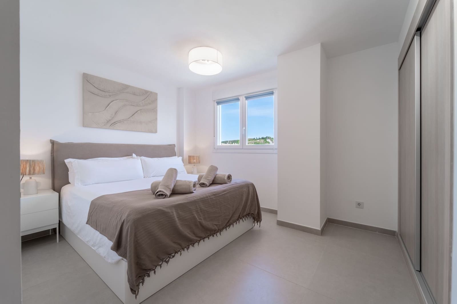 2 Zimmer Wohnung zu verkaufen in Manilva mit Pool Garage - 620.000 € (Ref: 9972837)