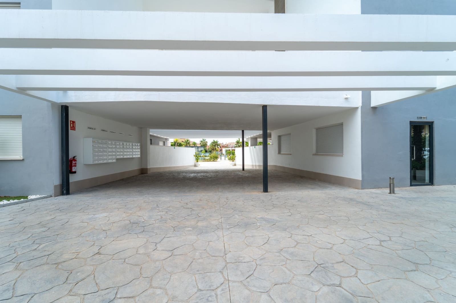 2 Zimmer Wohnung zu verkaufen in Manilva mit Pool Garage - 620.000 € (Ref: 9972837)