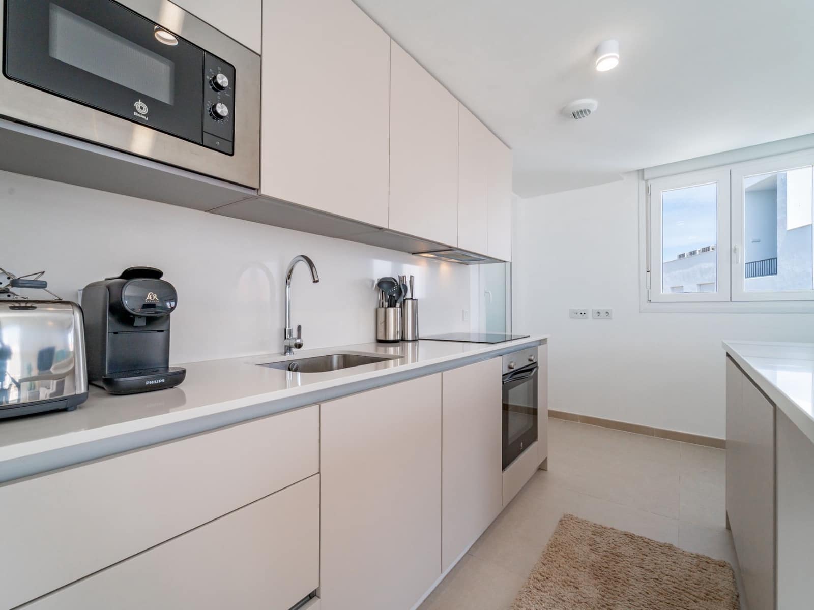 2 Zimmer Wohnung zu verkaufen in Manilva mit Pool Garage - 620.000 € (Ref: 9972837)