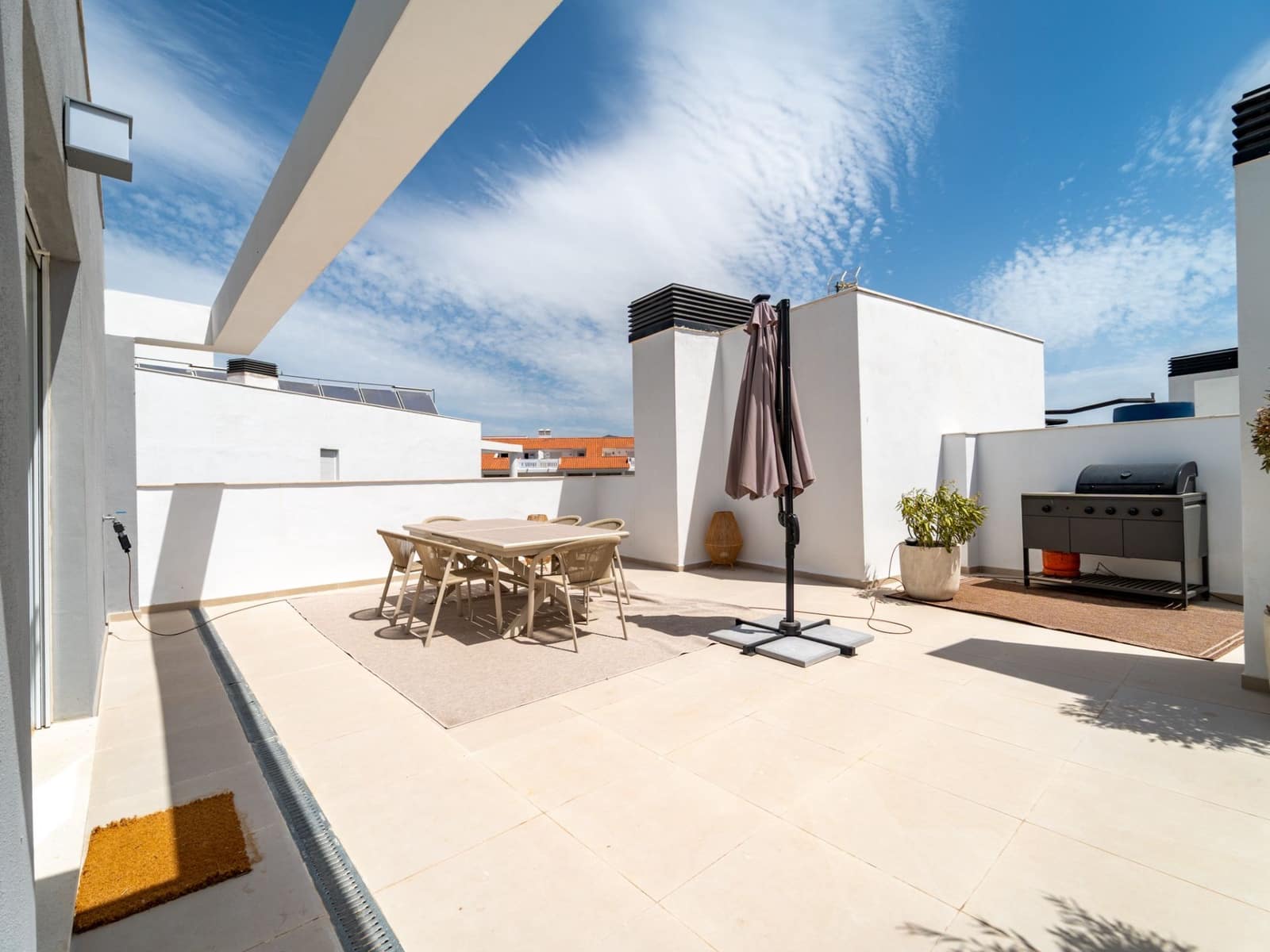 2 Zimmer Wohnung zu verkaufen in Manilva mit Pool Garage - 620.000 € (Ref: 9972837)