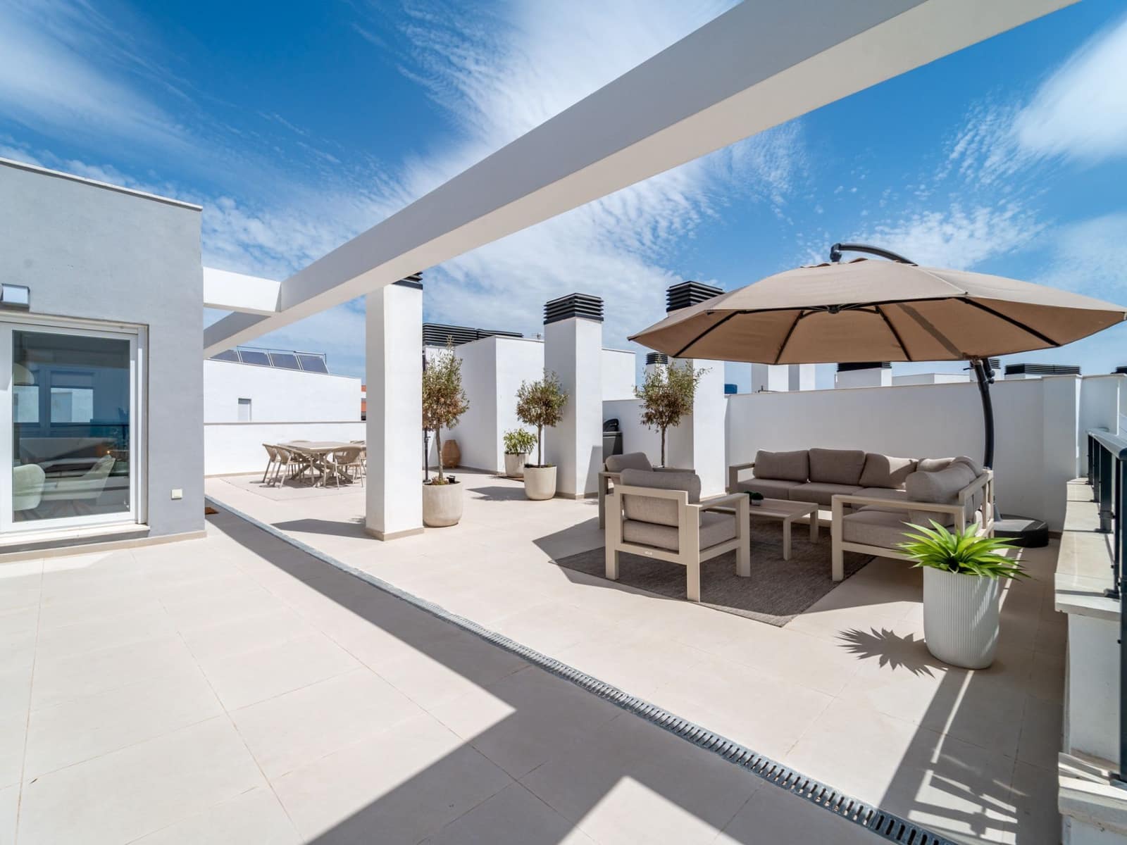2 Zimmer Wohnung zu verkaufen in Manilva mit Pool Garage - 620.000 € (Ref: 9972837)