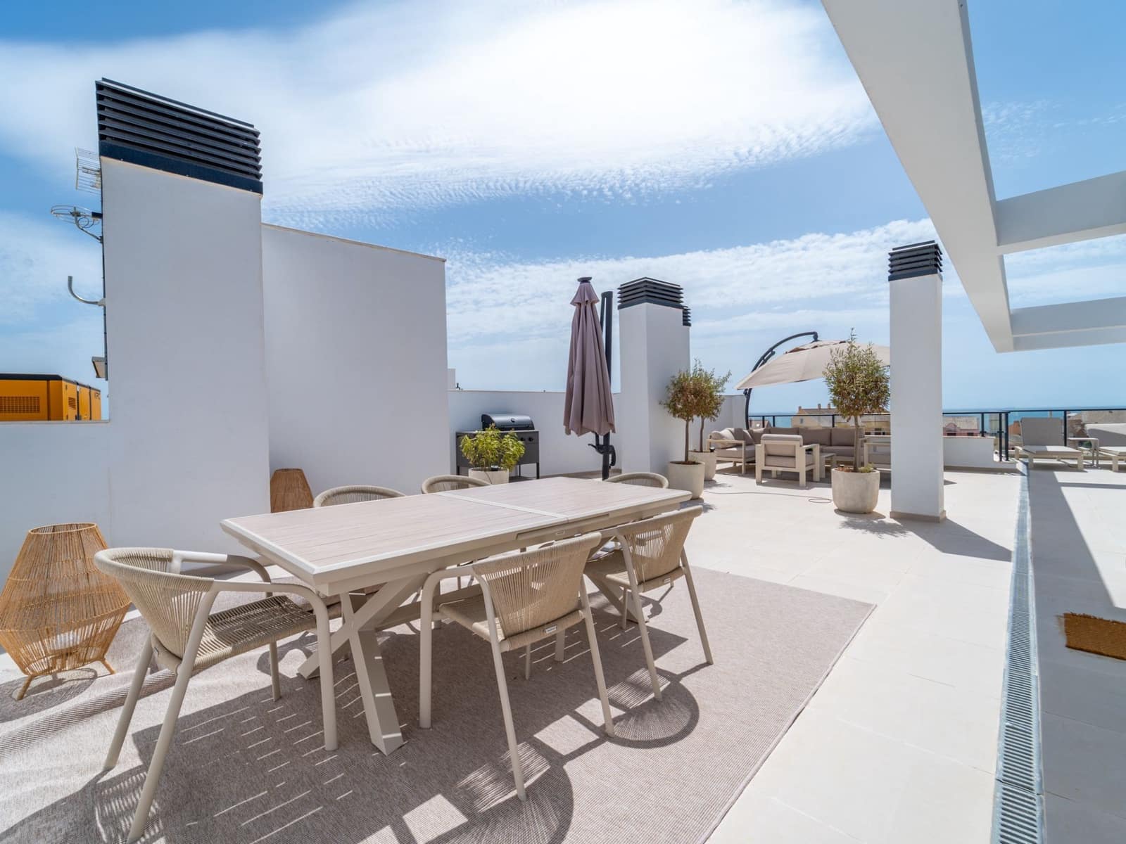 2 Zimmer Wohnung zu verkaufen in Manilva mit Pool Garage - 620.000 € (Ref: 9972837)