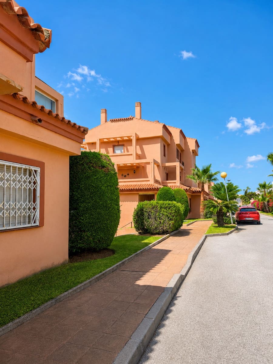 3 soverom Penthouse til salgs i Marbella - € 445 000 (Ref: 9972838)