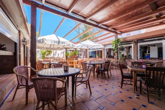 3 slaapkamer Hotel te koop in Marbella - € 1.750.000 (Ref: 9972839)