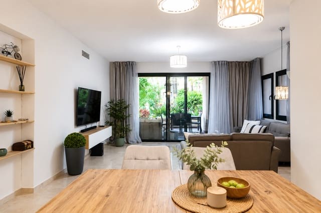 Piso de 3 habitaciones en El Paraiso, Estepona en venta con piscina - 520.000 € (Ref: 9976758)