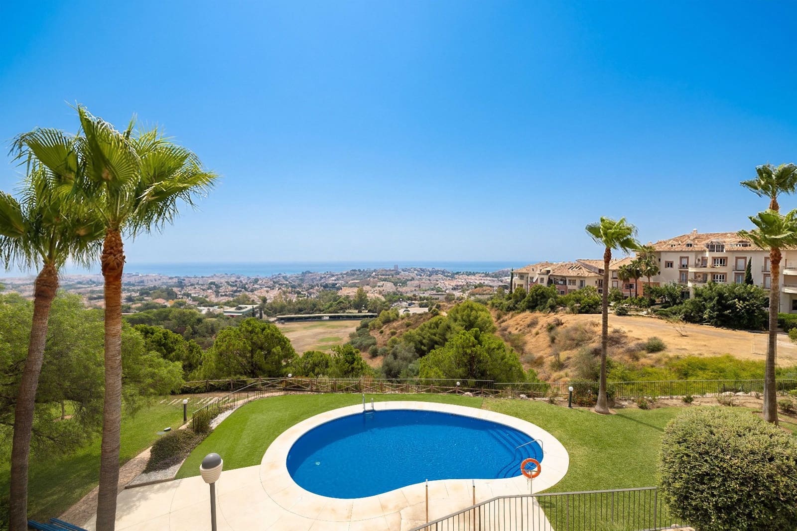 3 soverom Leilighet til salgs i Benalmadena med svømmebasseng garasje - € 474 000 (Ref: 9976760)