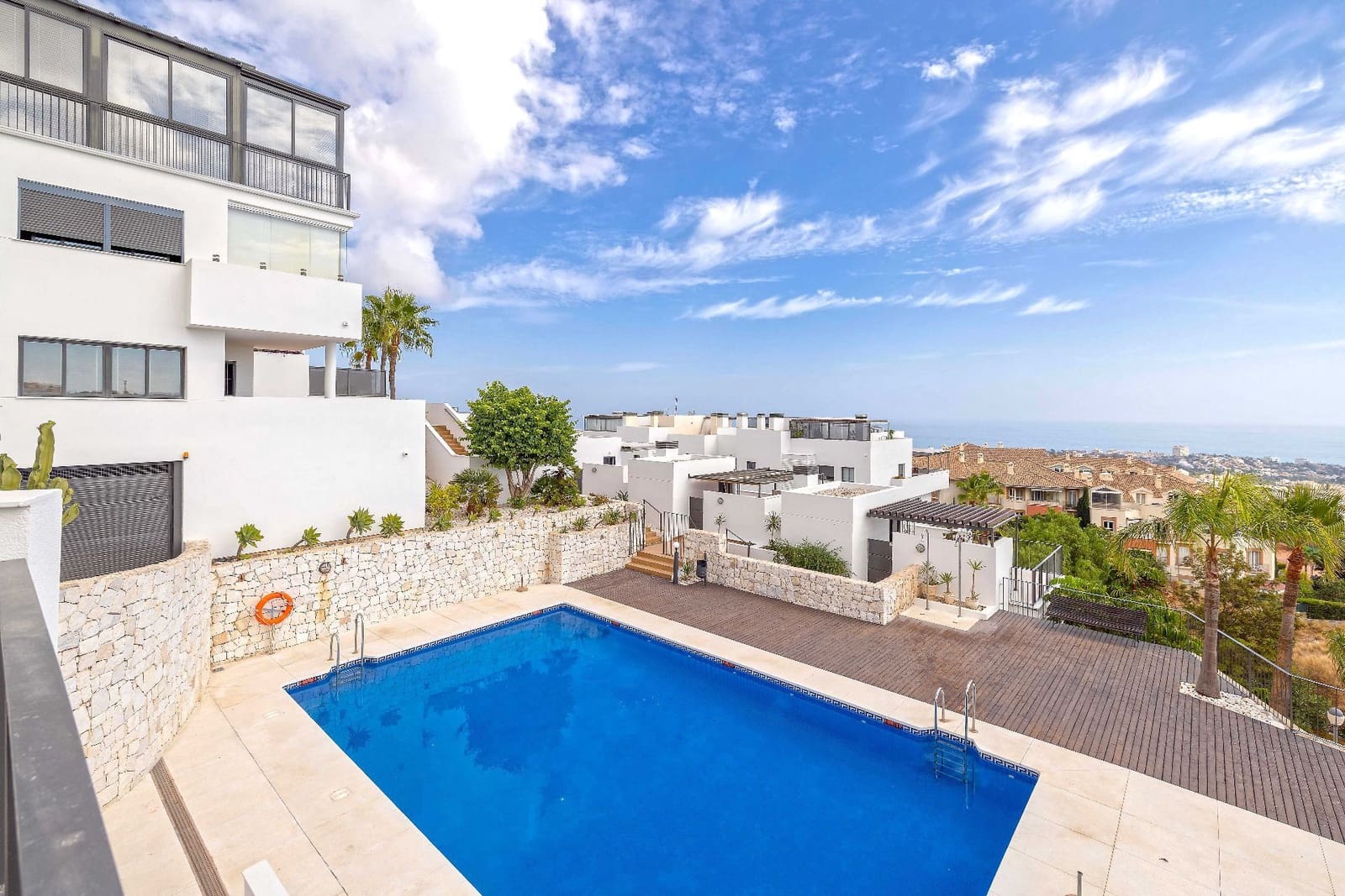 3 soverom Leilighet til salgs i Benalmadena med svømmebasseng garasje - € 474 000 (Ref: 9976760)