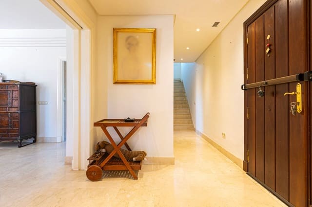 3 soverom Leilighet til salgs i Marbella med svømmebasseng garasje - € 1 950 000 (Ref: 9976763)
