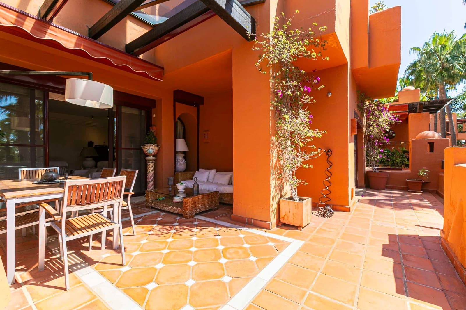 3 soveværelse Lejlighed til salg i Marbella med swimmingpool garage - € 1.950.000 (Ref: 9976763)