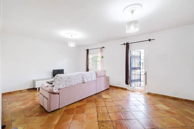 2 bedroom Semi-detached Villa for sale in Marbella - € 435,000 (Ref: 9978135)