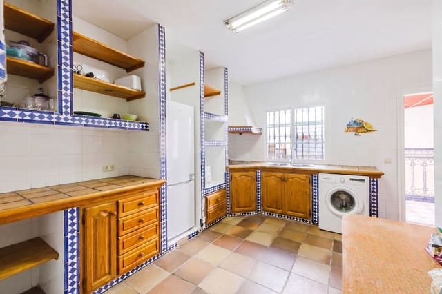 2 bedroom Semi-detached Villa for sale in Marbella - € 435,000 (Ref: 9978135)