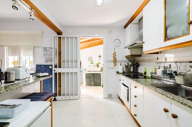 3 bedroom Townhouse for sale in Mijas with garage - € 460,000 (Ref: 9981797)