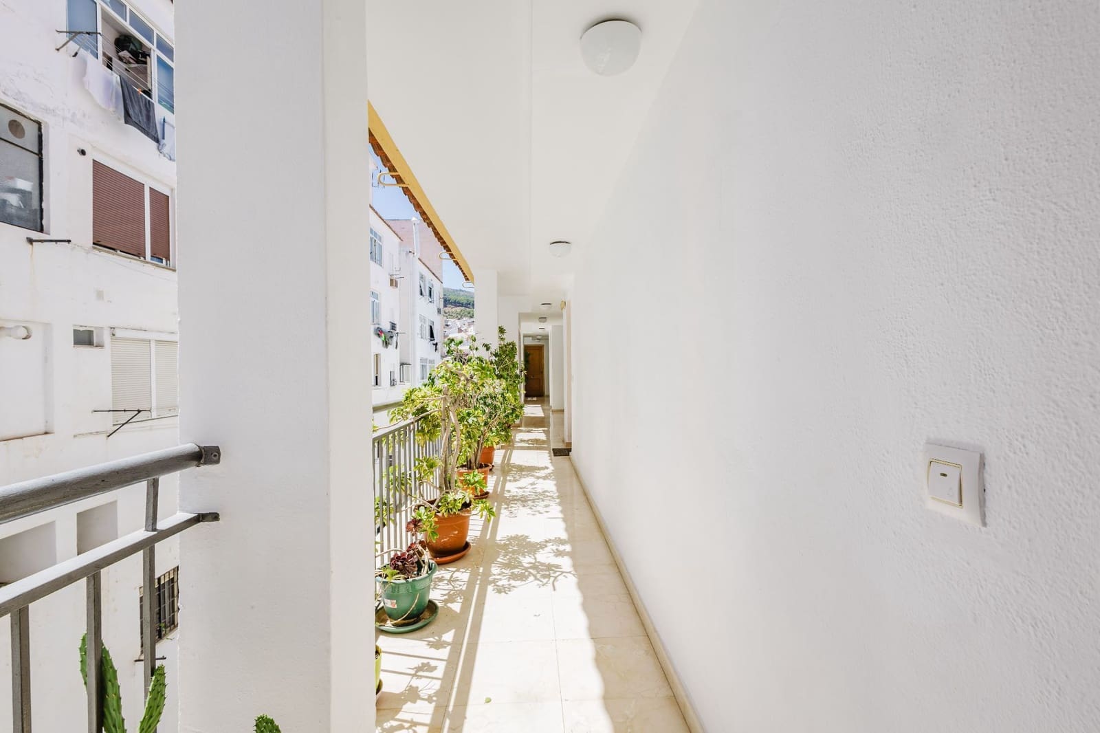 3 bedroom Flat for sale in Alhaurin de la Torre with garage - € 280,000 (Ref: 9984349)