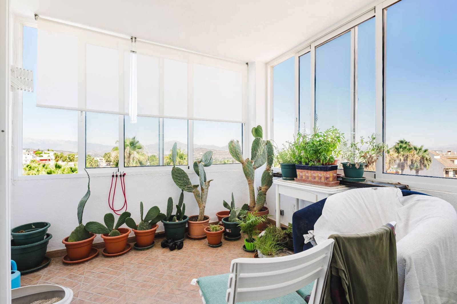 3 bedroom Flat for sale in Alhaurin de la Torre with garage - € 280,000 (Ref: 9984349)
