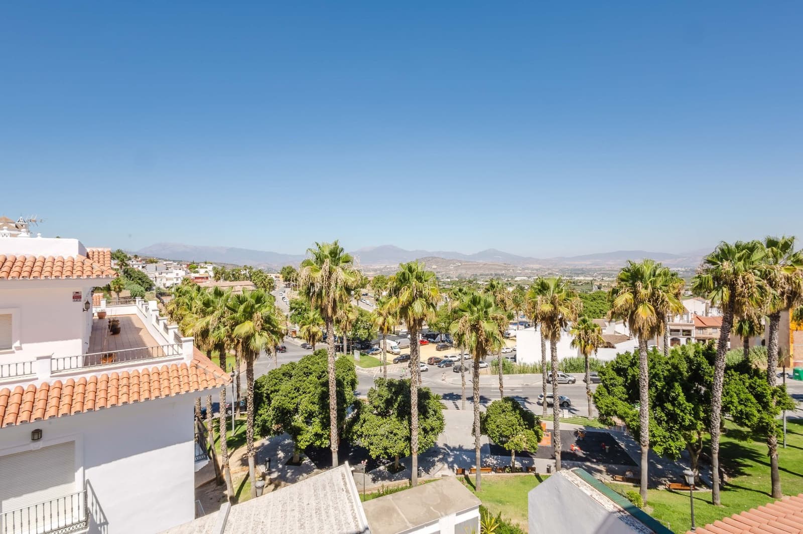 3 bedroom Flat for sale in Alhaurin de la Torre with garage - € 280,000 (Ref: 9984349)