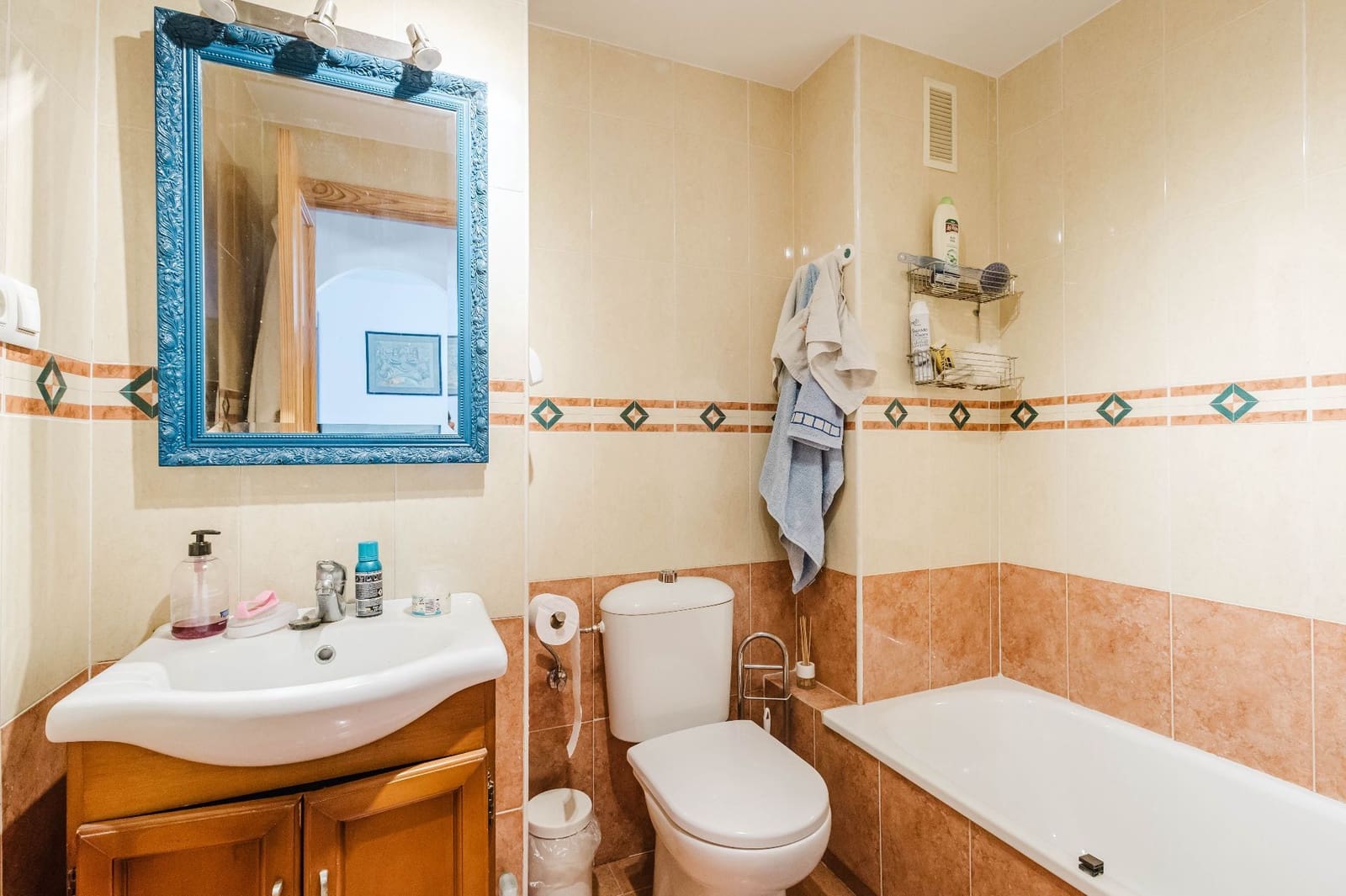 3 bedroom Flat for sale in Alhaurin de la Torre with garage - € 280,000 (Ref: 9984349)