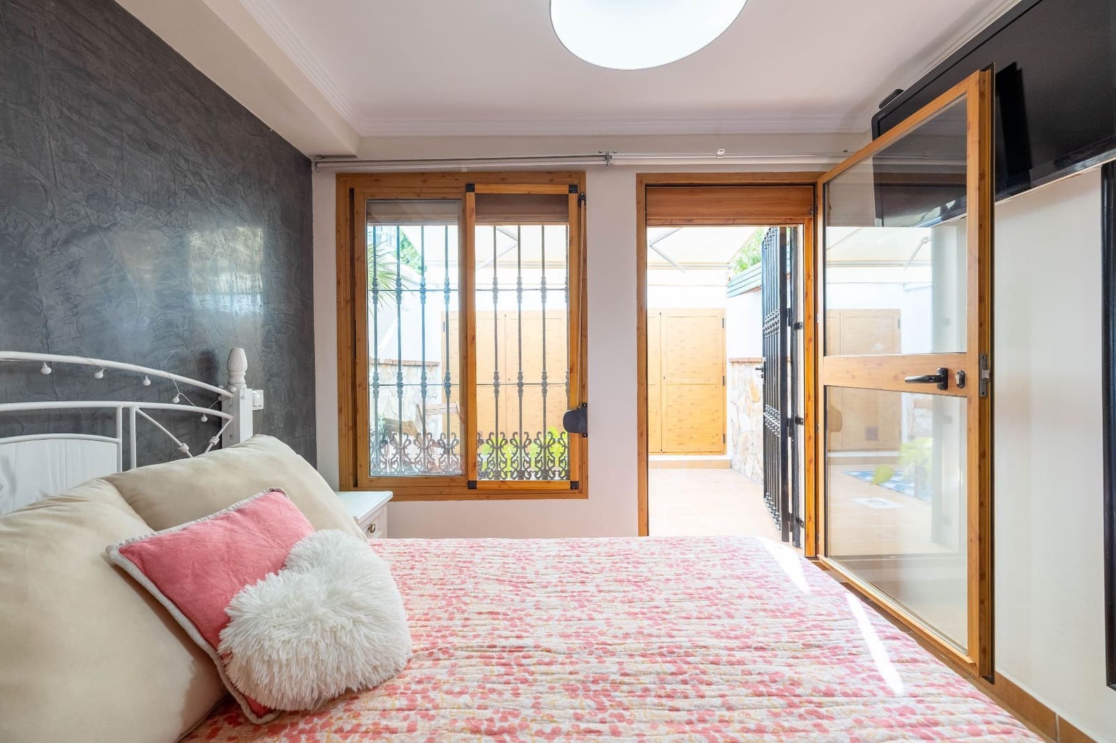 2 bedroom Villa for sale in Torremolinos - € 399,000 (Ref: 9990196)