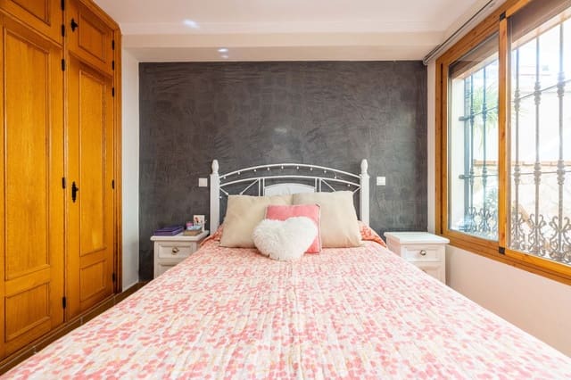2 slaapkamer Villa te koop in Torremolinos - € 399.000 (Ref: 9990196)