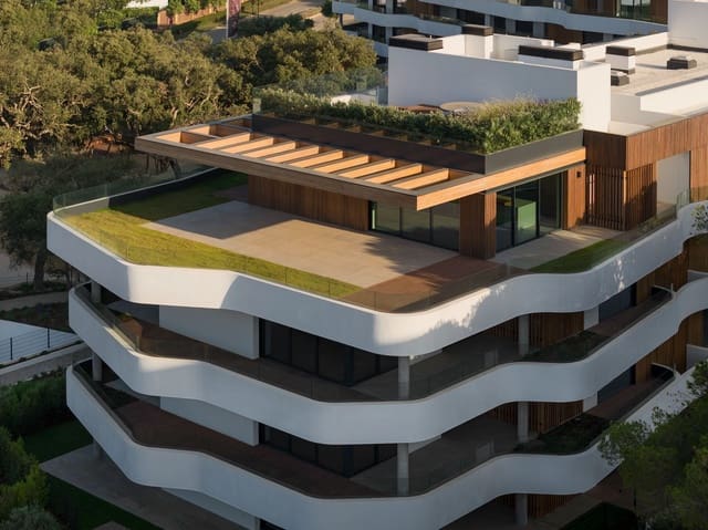 3 soverom Leilighet til salgs i San Roque med svømmebasseng garasje - € 1 350 000 (Ref: 9996603)